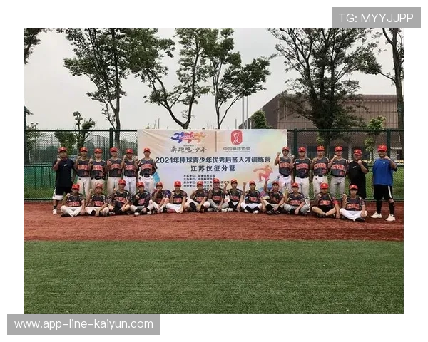 棒球俱乐部开设业余成人课程拓展项目受众群体，棒球训练营